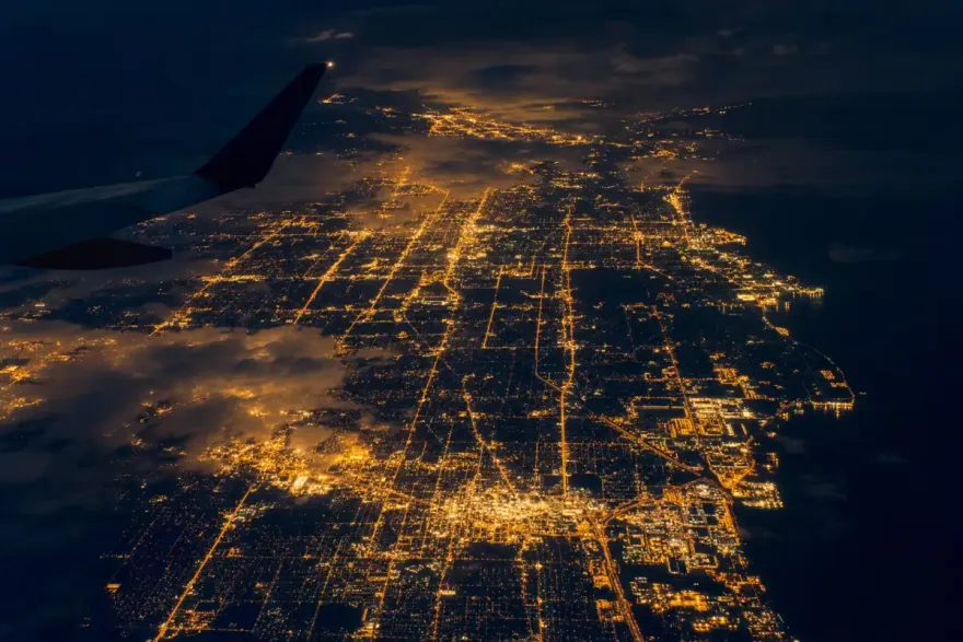 A cidade à noite, o mundo esperando